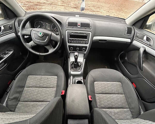 Серый Шкода Октавия, объемом двигателя 1.8 л и пробегом 263 тыс. км за 5999 $, фото 7 на Automoto.ua