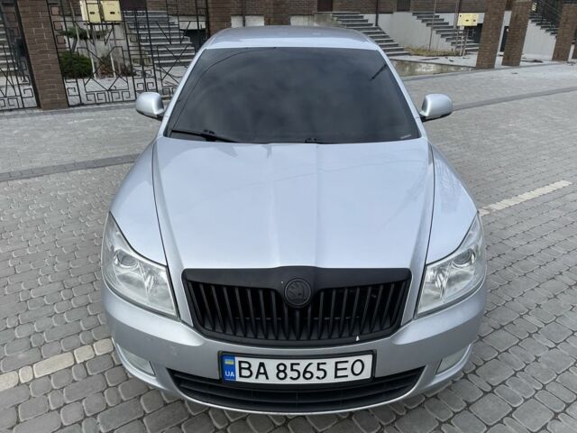 Шкода Октавия 2012 в Кропивницком (Кировограде) на Automoto.ua Серый Шкода Октавия, объемом двигателя 1.8 л и пробегом 220 тыс. км за 8499 $, фото 1 на Automoto.ua
