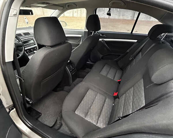 Серый Шкода Октавия, объемом двигателя 1.8 л и пробегом 263 тыс. км за 5999 $, фото 6 на Automoto.ua