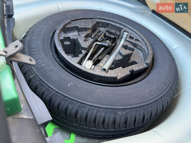 Серый Шкода Октавия, объемом двигателя 1.6 л и пробегом 246 тыс. км за 7999 $, фото 35 на Automoto.ua