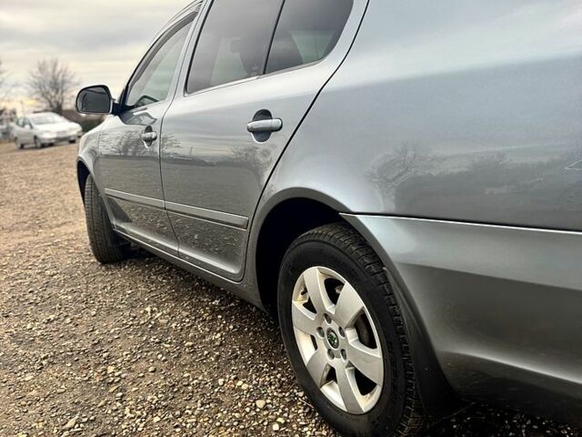 Серый Шкода Октавия, объемом двигателя 2 л и пробегом 295 тыс. км за 9700 $, фото 4 на Automoto.ua