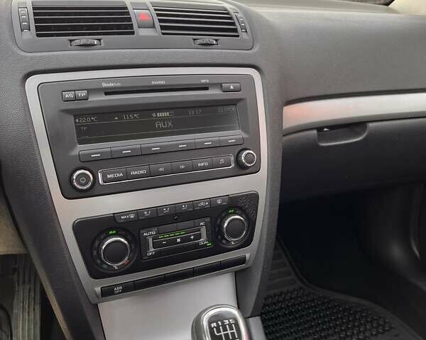 Серый Шкода Октавия, объемом двигателя 1.8 л и пробегом 129 тыс. км за 6900 $, фото 26 на Automoto.ua