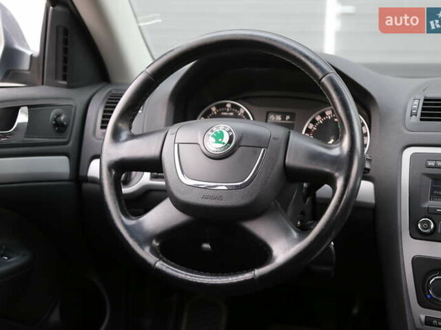 Серый Шкода Октавия, объемом двигателя 1.8 л и пробегом 201 тыс. км за 8900 $, фото 15 на Automoto.ua