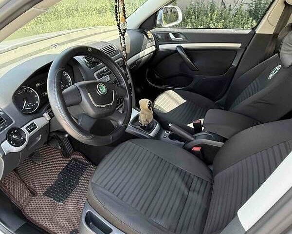 Серый Шкода Октавия, объемом двигателя 1.8 л и пробегом 174 тыс. км за 12800 $, фото 29 на Automoto.ua