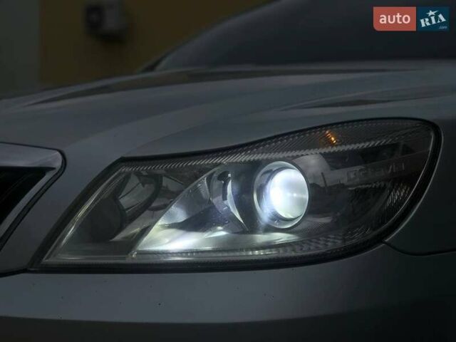 Сірий Шкода Октавія, об'ємом двигуна 1.6 л та пробігом 271 тис. км за 9400 $, фото 5 на Automoto.ua