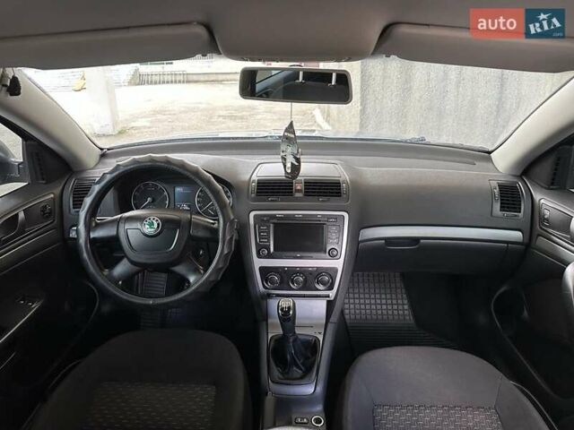 Шкода Октавия 2012 в Мурованные куриловцы на Automoto.ua Серый Шкода Октавия, объемом двигателя 1.6 л и пробегом 218 тыс. км за 7900 $, фото 6 на Automoto.ua