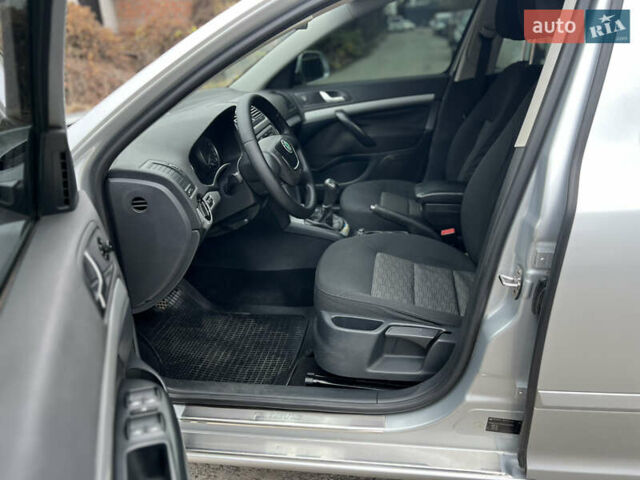 Серый Шкода Октавия, объемом двигателя 1.6 л и пробегом 193 тыс. км за 6800 $, фото 11 на Automoto.ua