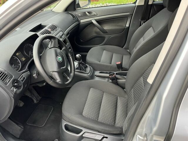 Шкода Октавія 2012 у Києві на Automoto.ua Сірий Шкода Октавія, об'ємом двигуна 1.6 л та пробігом 205 тис. км за 7000 $, фото 8 на Automoto.ua