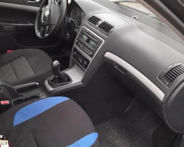 Сірий Шкода Октавія, об'ємом двигуна 1.6 л та пробігом 301 тис. км за 2500 $, фото 6 на Automoto.ua