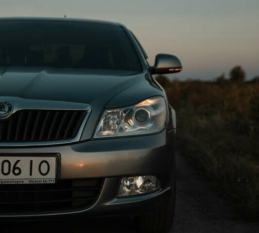 Шкода Октавія 2012 у Полтаві на Automoto.ua Сірий Шкода Октавія, об'ємом двигуна 1.6 л та пробігом 141 тис. км за 9200 $, фото 4 на Automoto.ua