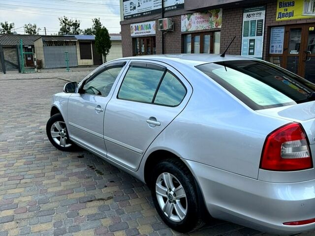 Шкода Октавия 2012 в Луцке на Automoto.ua Серый Шкода Октавия, объемом двигателя 1.6 л и пробегом 260 тыс. км за 8000 $, фото 2 на Automoto.ua