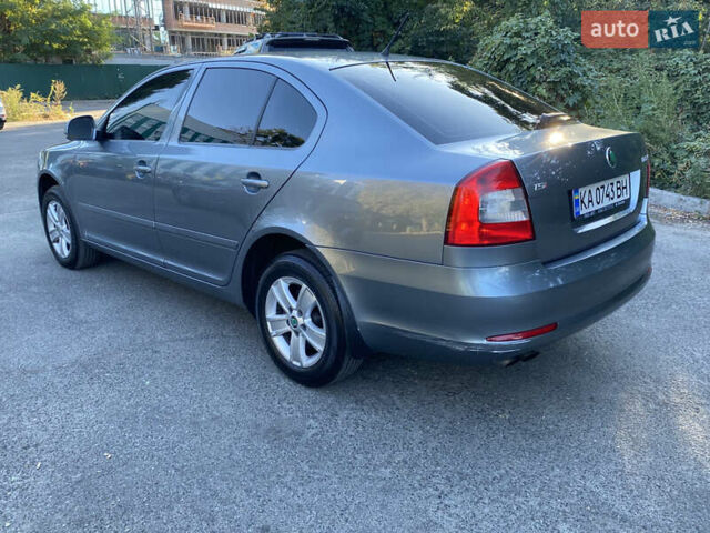 Шкода Октавія 2012 у Києві на Automoto.ua Сірий Шкода Октавія, об'ємом двигуна 1.8 л та пробігом 196 тис. км за 8000 $, фото 2 на Automoto.ua