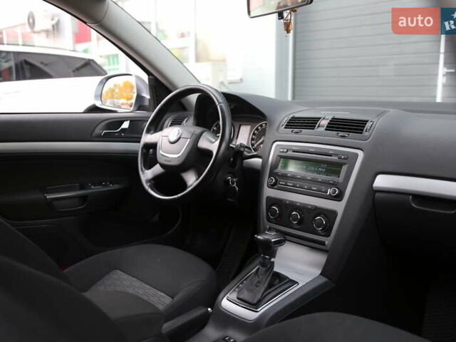 Серый Шкода Октавия, объемом двигателя 1.8 л и пробегом 201 тыс. км за 8900 $, фото 12 на Automoto.ua