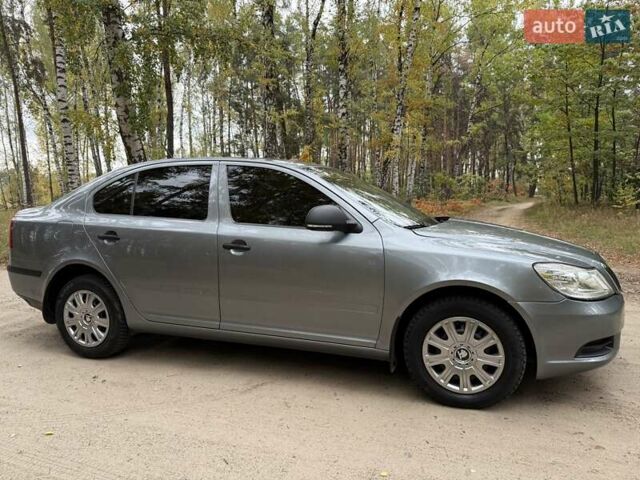 Серый Шкода Октавия, объемом двигателя 1.6 л и пробегом 173 тыс. км за 7700 $, фото 3 на Automoto.ua