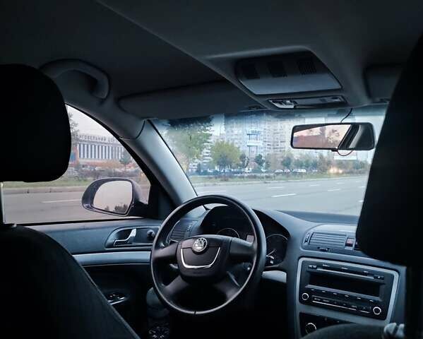 Серый Шкода Октавия, объемом двигателя 1.8 л и пробегом 269 тыс. км за 7300 $, фото 9 на Automoto.ua