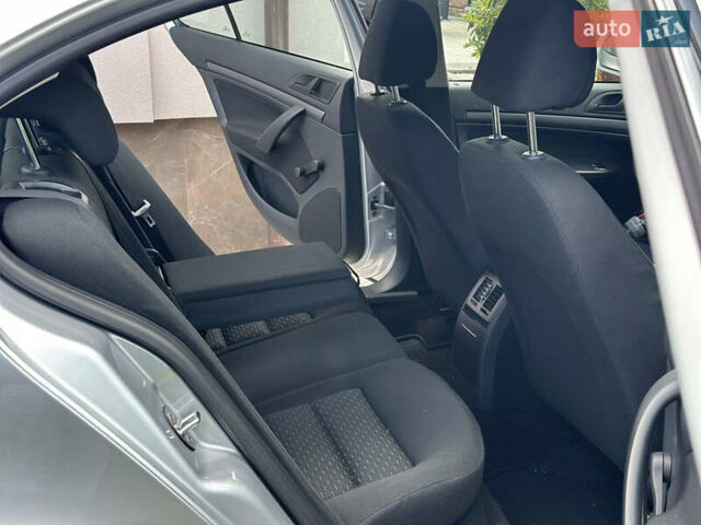 Сірий Шкода Октавія, об'ємом двигуна 1.6 л та пробігом 200 тис. км за 7800 $, фото 10 на Automoto.ua
