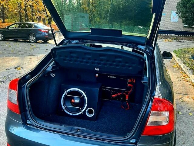 Сірий Шкода Октавія, об'ємом двигуна 1.8 л та пробігом 182 тис. км за 8200 $, фото 4 на Automoto.ua