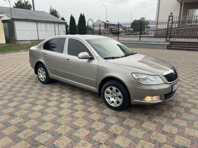 Серый Шкода Октавия, объемом двигателя 1.6 л и пробегом 220 тыс. км за 6200 $, фото 1 на Automoto.ua