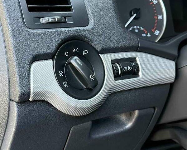 Серый Шкода Октавия, объемом двигателя 1.8 л и пробегом 174 тыс. км за 12800 $, фото 28 на Automoto.ua