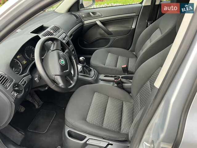 Шкода Октавія 2012 у Києві на Automoto.ua Сірий Шкода Октавія, об'ємом двигуна 1.6 л та пробігом 205 тис. км за 7000 $, фото 8 на Automoto.ua