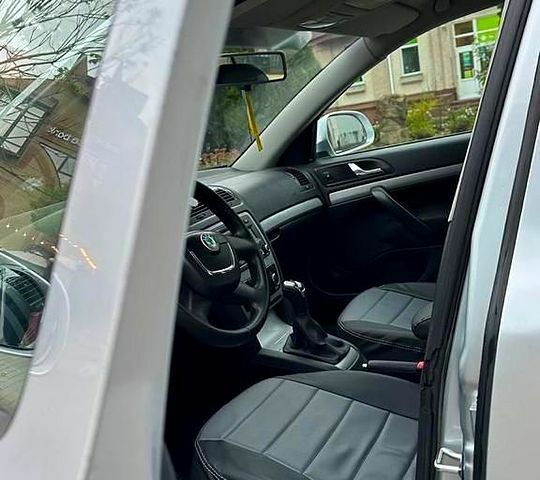 Сірий Шкода Октавія, об'ємом двигуна 1.6 л та пробігом 175 тис. км за 9100 $, фото 6 на Automoto.ua