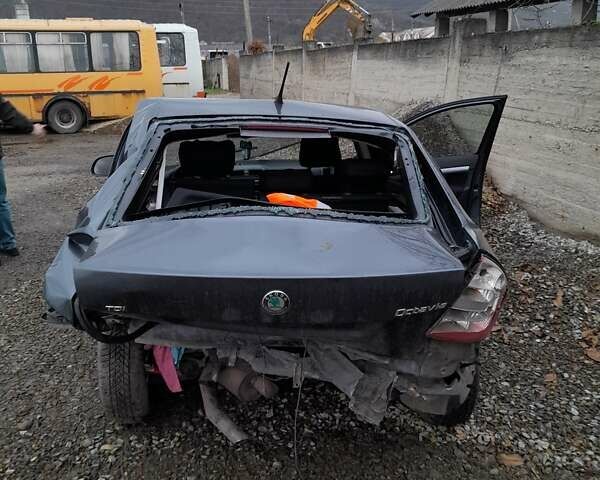 Сірий Шкода Октавія, об'ємом двигуна 1.6 л та пробігом 301 тис. км за 2500 $, фото 9 на Automoto.ua