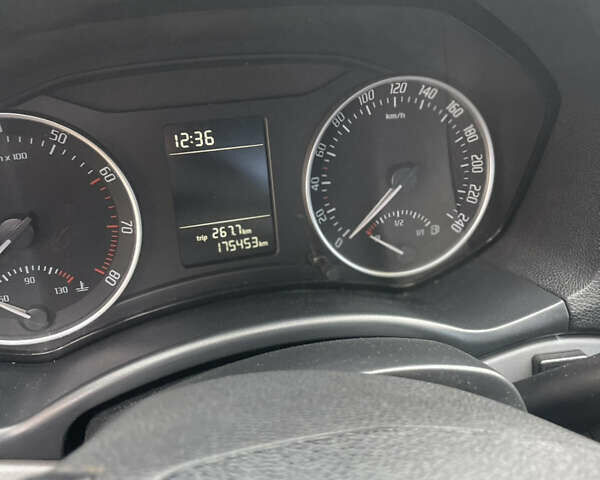 Сірий Шкода Октавія, об'ємом двигуна 1.6 л та пробігом 175 тис. км за 7600 $, фото 10 на Automoto.ua