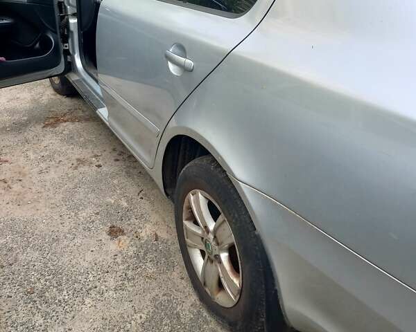 Серый Шкода Октавия, объемом двигателя 1.8 л и пробегом 253 тыс. км за 6800 $, фото 2 на Automoto.ua