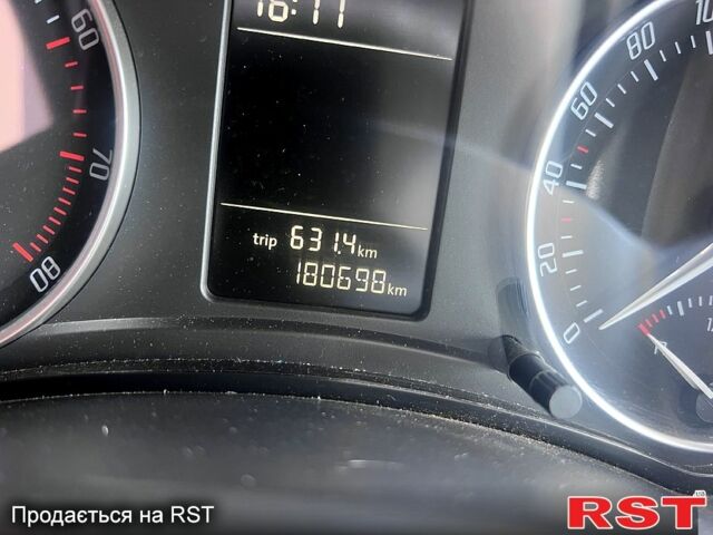 Серый Шкода Октавия, объемом двигателя 1.6 л и пробегом 180 тыс. км за 8400 $, фото 4 на Automoto.ua