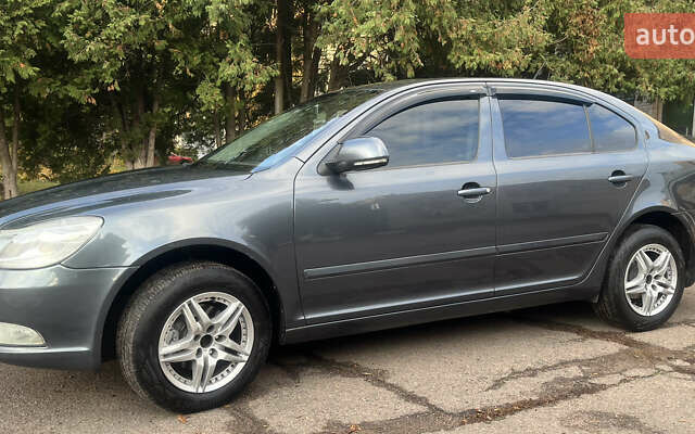 Шкода Октавія 2012 у Нежине на Automoto.ua Сірий Шкода Октавія, об'ємом двигуна 1.6 л та пробігом 215 тис. км за 8700 $, фото 4 на Automoto.ua