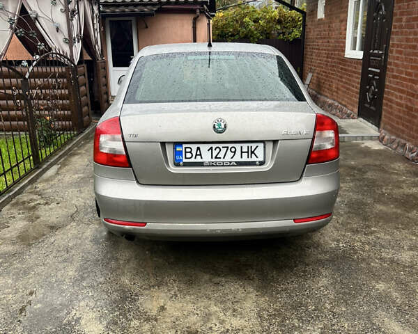 Серый Шкода Октавия, объемом двигателя 1.6 л и пробегом 204 тыс. км за 8000 $, фото 3 на Automoto.ua