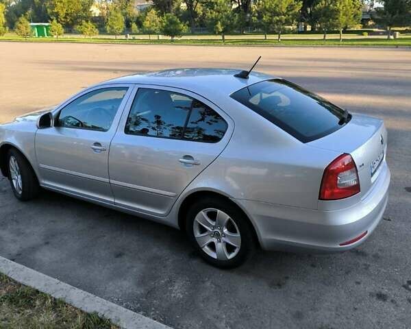 Серый Шкода Октавия, объемом двигателя 1.6 л и пробегом 235 тыс. км за 8750 $, фото 18 на Automoto.ua