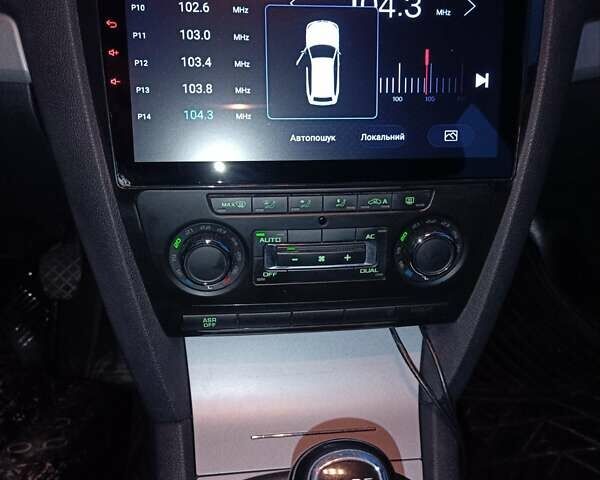 Серый Шкода Октавия, объемом двигателя 1.2 л и пробегом 183 тыс. км за 9000 $, фото 16 на Automoto.ua