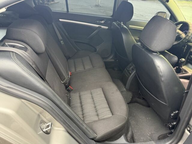 Серый Шкода Октавия, объемом двигателя 1.8 л и пробегом 268 тыс. км за 6700 $, фото 14 на Automoto.ua