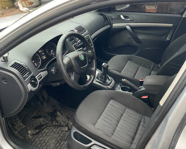 Сірий Шкода Октавія, об'ємом двигуна 1.8 л та пробігом 250 тис. км за 7000 $, фото 9 на Automoto.ua
