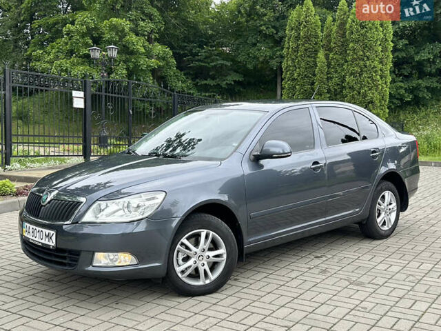 Серый Шкода Октавия, объемом двигателя 1.8 л и пробегом 221 тыс. км за 7850 $, фото 2 на Automoto.ua
