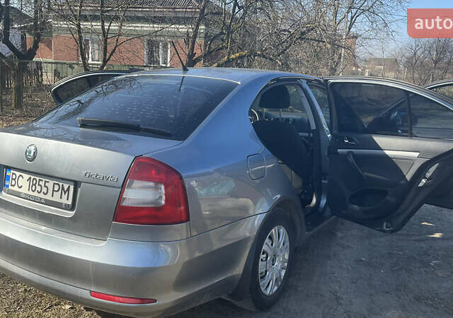 Серый Шкода Октавия, объемом двигателя 1.6 л и пробегом 180 тыс. км за 8200 $, фото 2 на Automoto.ua