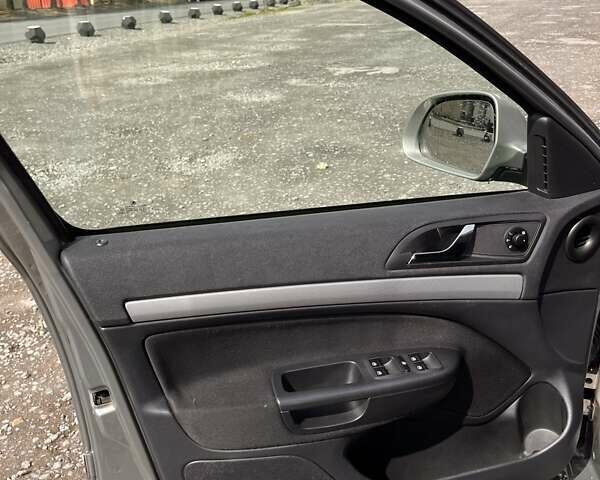 Серый Шкода Октавия, объемом двигателя 1.8 л и пробегом 129 тыс. км за 6900 $, фото 33 на Automoto.ua