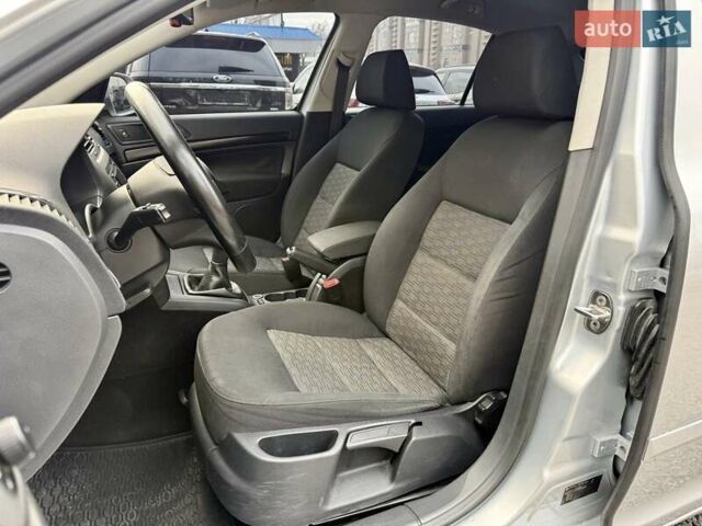Серый Шкода Октавия, объемом двигателя 1.8 л и пробегом 223 тыс. км за 8200 $, фото 7 на Automoto.ua