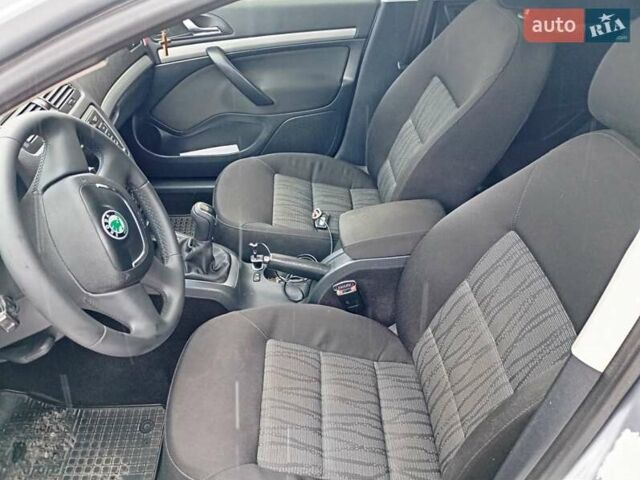 Серый Шкода Октавия, объемом двигателя 1.6 л и пробегом 220 тыс. км за 7600 $, фото 4 на Automoto.ua