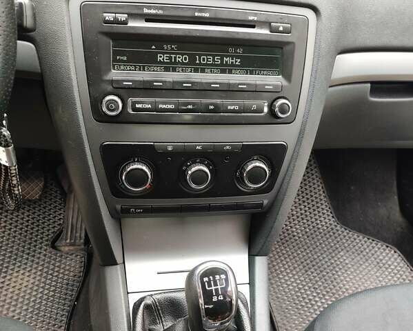 Серый Шкода Октавия, объемом двигателя 1.6 л и пробегом 345 тыс. км за 7250 $, фото 14 на Automoto.ua