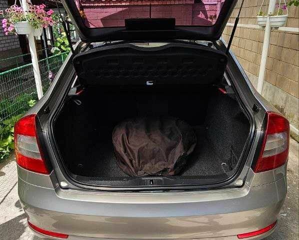 Сірий Шкода Октавія, об'ємом двигуна 1.6 л та пробігом 171 тис. км за 9000 $, фото 12 на Automoto.ua