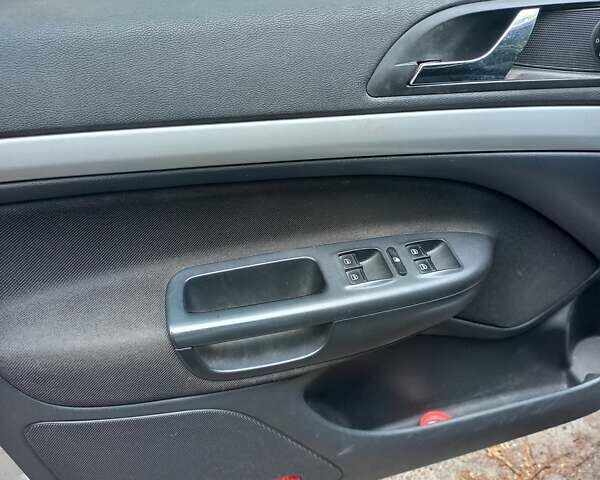 Серый Шкода Октавия, объемом двигателя 1.8 л и пробегом 253 тыс. км за 6800 $, фото 10 на Automoto.ua