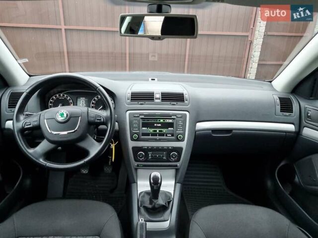 Сірий Шкода Октавія, об'ємом двигуна 2 л та пробігом 245 тис. км за 9200 $, фото 22 на Automoto.ua