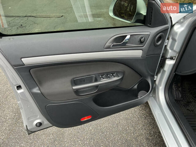 Сірий Шкода Октавія, об'ємом двигуна 1.8 л та пробігом 101 тис. км за 8950 $, фото 9 на Automoto.ua