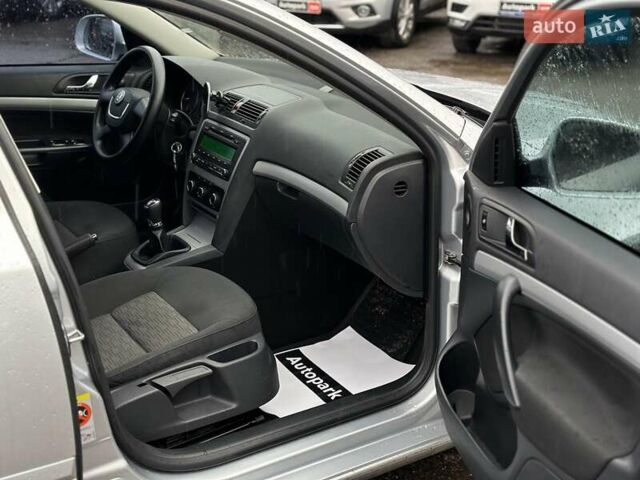 Сірий Шкода Октавія, об'ємом двигуна 1.4 л та пробігом 196 тис. км за 7440 $, фото 27 на Automoto.ua