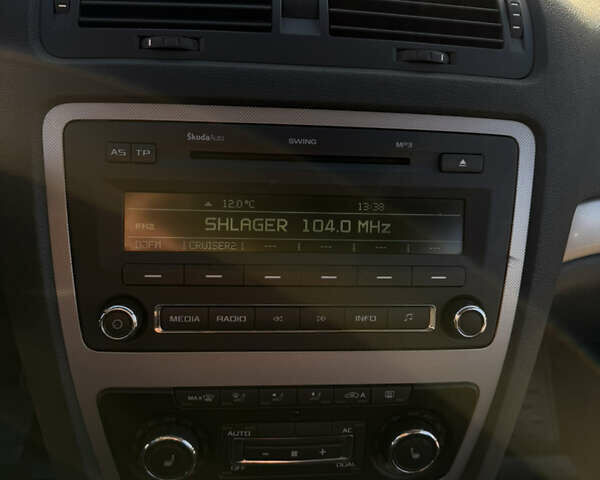 Серый Шкода Октавия, объемом двигателя 1.6 л и пробегом 246 тыс. км за 7999 $, фото 38 на Automoto.ua