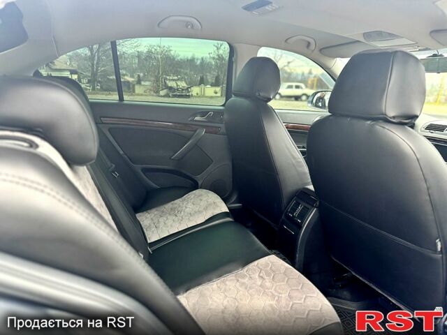 Серый Шкода Октавия, объемом двигателя 2 л и пробегом 295 тыс. км за 9700 $, фото 9 на Automoto.ua