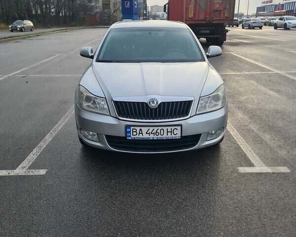 Серый Шкода Октавия, объемом двигателя 1.8 л и пробегом 242 тыс. км за 8200 $, фото 1 на Automoto.ua