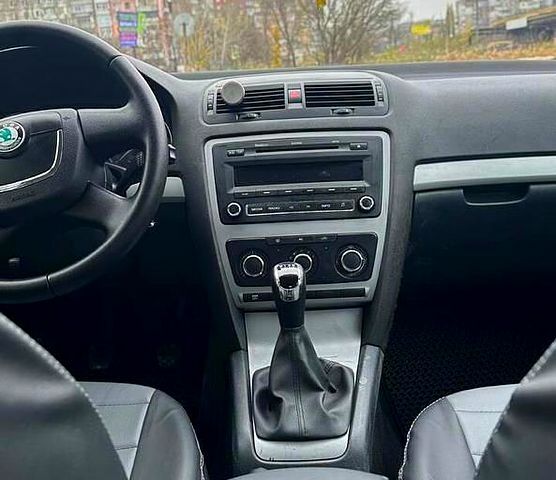 Сірий Шкода Октавія, об'ємом двигуна 1.6 л та пробігом 175 тис. км за 9100 $, фото 9 на Automoto.ua